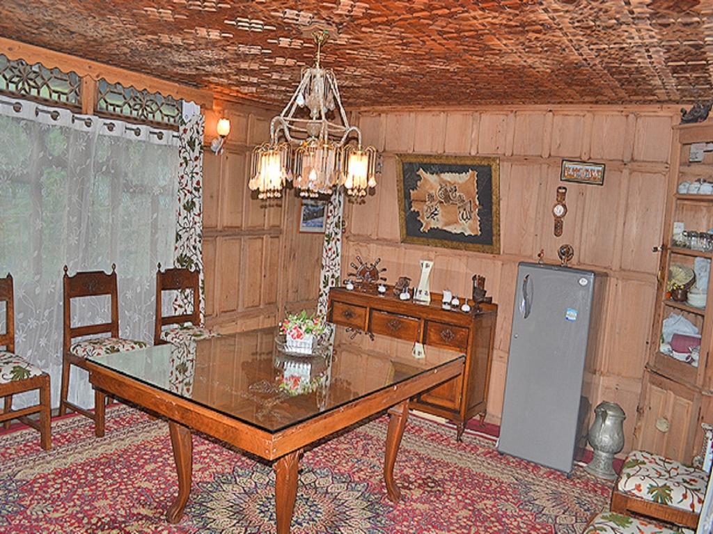 Akbar Group Of Heritage Houseboats Nagin Bagh Eksteriør bilde